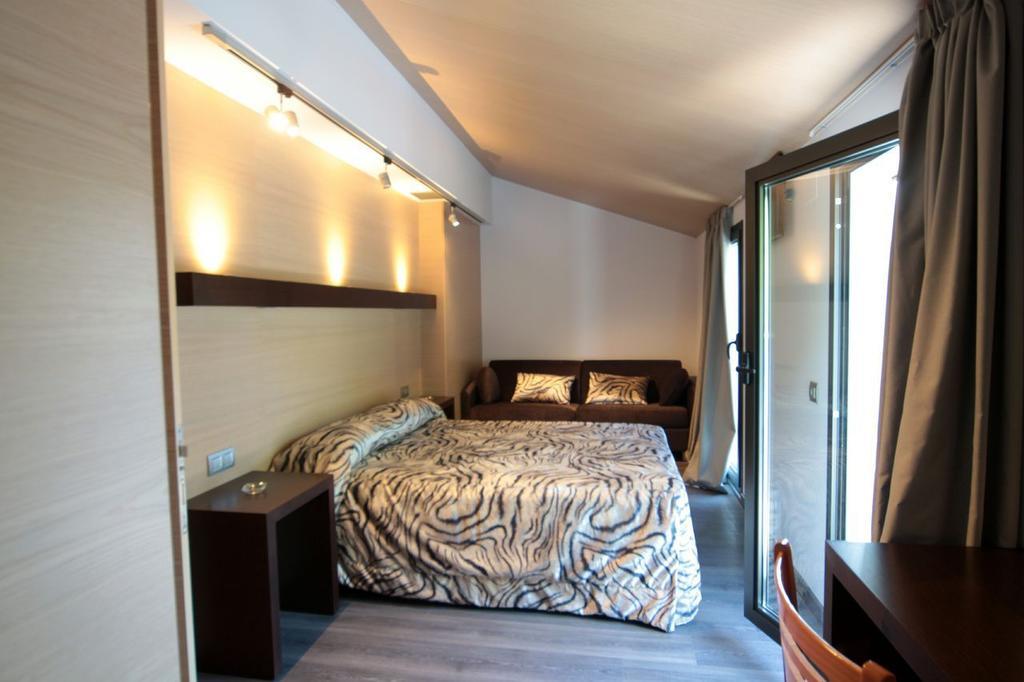 Hotel 9 Sant Antoni Ribes De Freser Zimmer foto